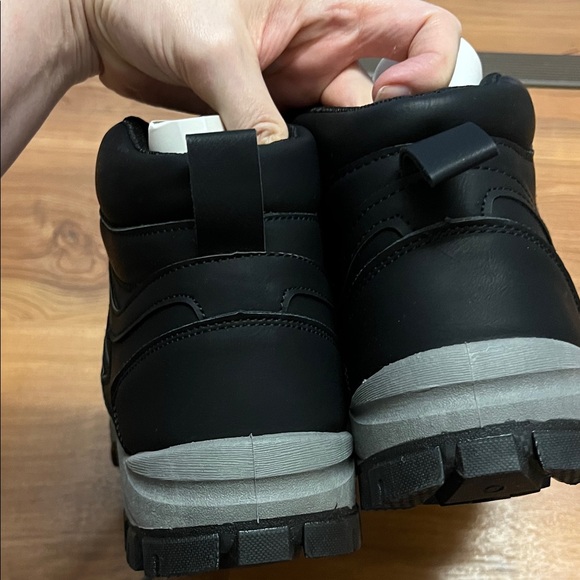 Avalanche Men's Black Outdoor Boots - Picture 5 of 5